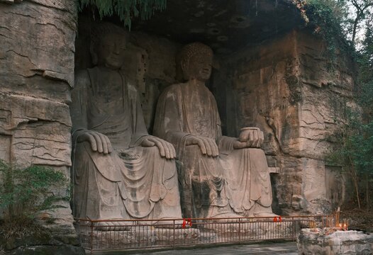 Dazu：A series of Chinese religious sculptures and carvings and UNESCO World Heritage Site located in Dazu District, Chongqing, China. The carvings date back as far as the 7th century AD