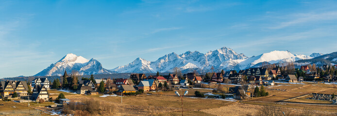 Tatra mountains seen from Murzasichle village in Poland © Pawel Pajor