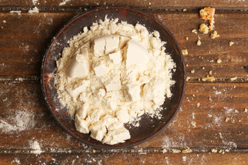 plate with dry protein