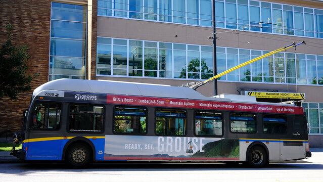 Le syst&egrave;me de trolleybus de Vancouver fait partie du r&eacute;seau de transport public TransLink &agrave; Vancouver, Canada