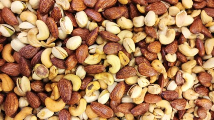 Arabic sunflower seeds refer to chickpeas, which are popular as souvenirs for Hajj and Umrah, and have a savory taste and good nutritional content.