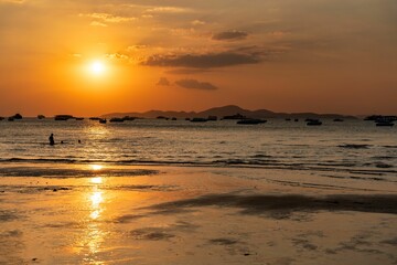 タイ　パタヤビーチのサンセット