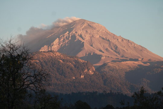 Popocat&eacute;petl, volc&aacute;n, fumarola