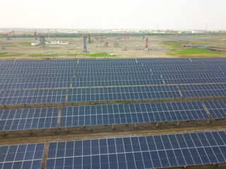 Oil pump with solar panels