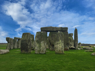 Fototapeta premium stonehenge in England with a blue sky
