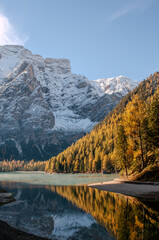 Pragser Wildsee (italienisch Lago di Braies) ist ein Bergsee im Pragser Tal in der Südtiroler Gemeinde Prags. Er liegt wenige Kilometer südlich des Hochpustertals zwischen Bruneck und Toblach 
