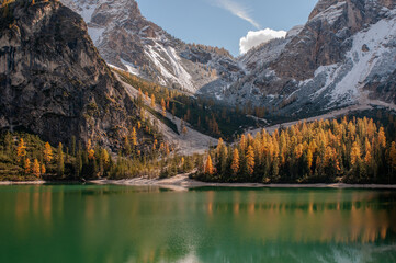 Pragser Wildsee (italienisch Lago di Braies) ist ein Bergsee im Pragser Tal in der Südtiroler Gemeinde Prags. Er liegt wenige Kilometer südlich des Hochpustertals zwischen Bruneck und Toblach 
