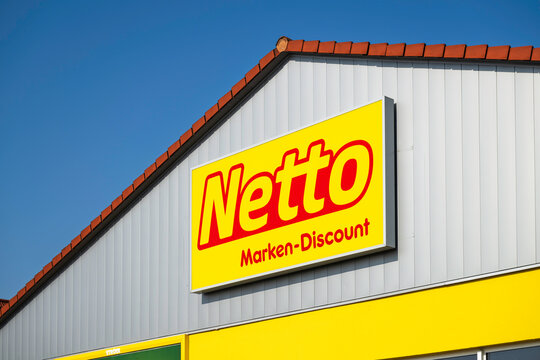 Deutschland , L&uuml;bbenau , 08.03.2025 , Logo vom roten Netto Marken Discount