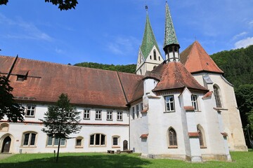 Blick auf Kloster Blaubeuren im Zentrum der Stadt Blaubeuren in Baden-Württemberg	
