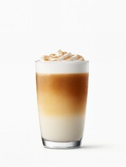 Delicioso vaso de café con capas de crema y espuma, perfecto para disfrutar en cualquier momento.