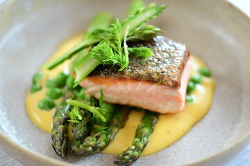 salmon with asparagus
