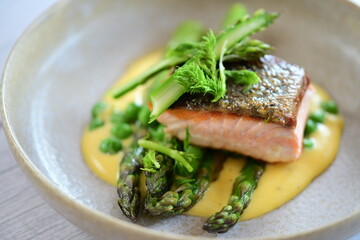 Grilled Salmon with Asparagus – A Perfect Healthy Meal
