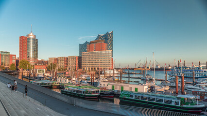Obraz premium Jan Fedder Promenade timelapse hyperlapse in Hamburg, Germany, a vibrant waterfront area.