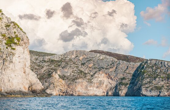 รูปภาพClif – เลือกดูภาพถ่ายสต็อก เวกเตอร์ และวิดีโอ165,781 | Adobe Stock