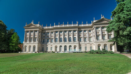 Obraz premium Galleria d'Arte Moderna timelapse hyperlapse in Milan, Italy, View from Giardini Di Villa Reale Comunale.