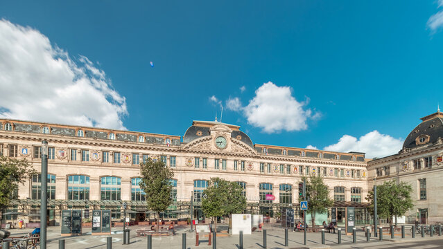Monumental facade of Gare de Toulouse-Matabiau timelapse hyperlapse, France