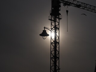 Lampa i dźwig © EwaAF