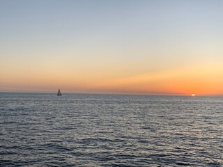 Naklejka premium sunset over the sea