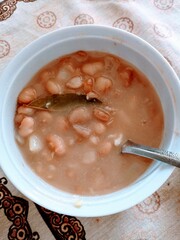 Cooked beans in a bowl 