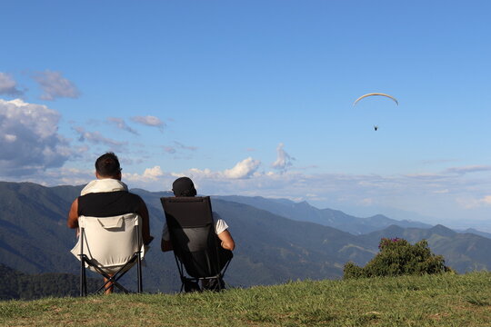 Relaxando olhando as montanhas no Pico Agudo em Santo Ant&ocirc;nio do Pinhal