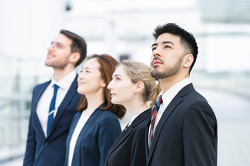 国際色豊かなビジネスチーム