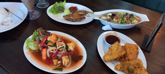 various kinds of traditional Minangkabau cuisine