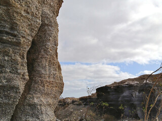 テフラ層の風化で形成された特徴的で印象的なランサローテ島の風景