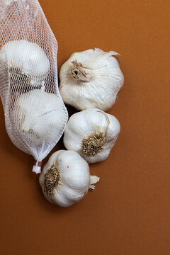 Loose and Bagged Garlic Bulbs