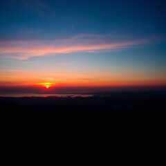 Fototapeta premium Breathtaking sunset over a tranquil landscape