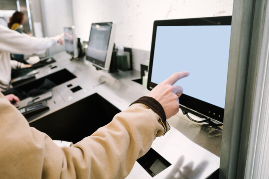  Self-checkout station mockup