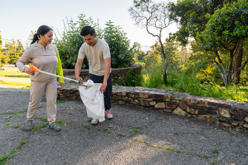 Volunteers collecting trash 