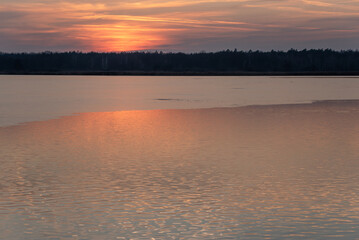 Zach&oacute;d słońca w Goczałkowice Zdr&oacute;j, wiosna 2025. 