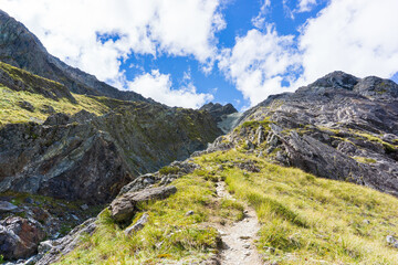 ニュージーランド、Waiau Passを登る途中の山岳景色