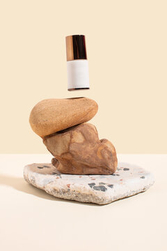 Floating cosmetic bottle