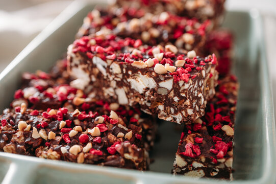 Popcorn chocolate bars