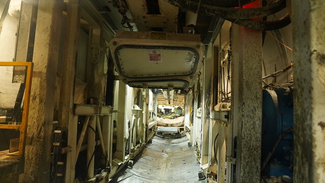 tunnel boring machine