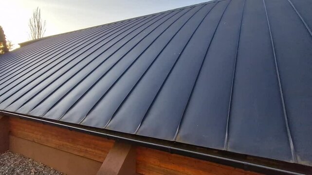 sheet metal roof, arch of the hall made of individual folded sheets of sheet metal.