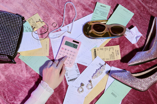 High-End Shopping Calculation with Fashion Items and Receipts