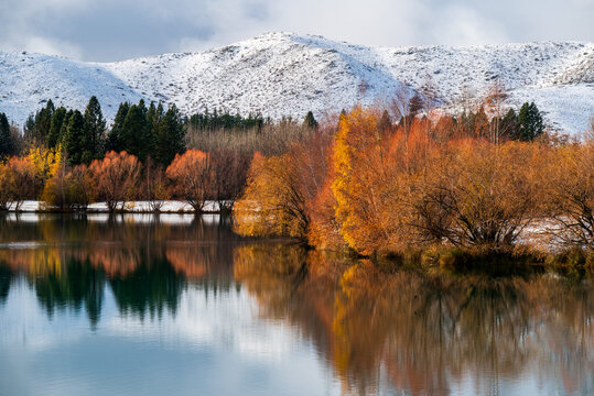 Twizel fall color reflections