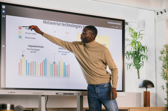 Professional presentation on metaverse technologies and trends