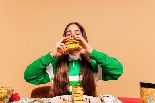  Eating a Tall Stack of Pancakes