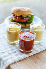 Vegane  / Vegetarische Burgersoßen / Curry / Ketchup / Majo