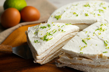 Mille Crepe Cake is a famous french recipe consisting on a cake made with layers crepes and cream.