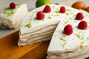Mille Crepe Cake is a famous french recipe consisting on a cake made with layers crepes and cream.