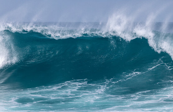 Breaking wave in the Pacific Ocean