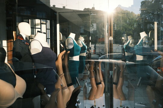 Mannequins in the display window