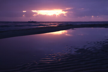 Coucher de soleil sur le bassin d'arcachon , gironde