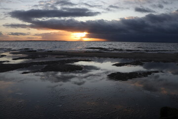 Coucher de soleil sur le bassin d'arcachon , gironde