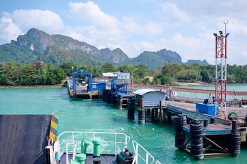 Surat Thani Tapee Pier to Koh Samui , a perspective from a recently sailed ferry ships back.