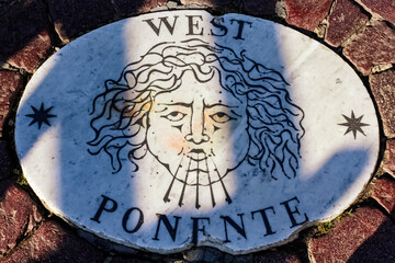 Rosa dei Venti in Piazza San Pietro. Citt&agrave; del Vaticano